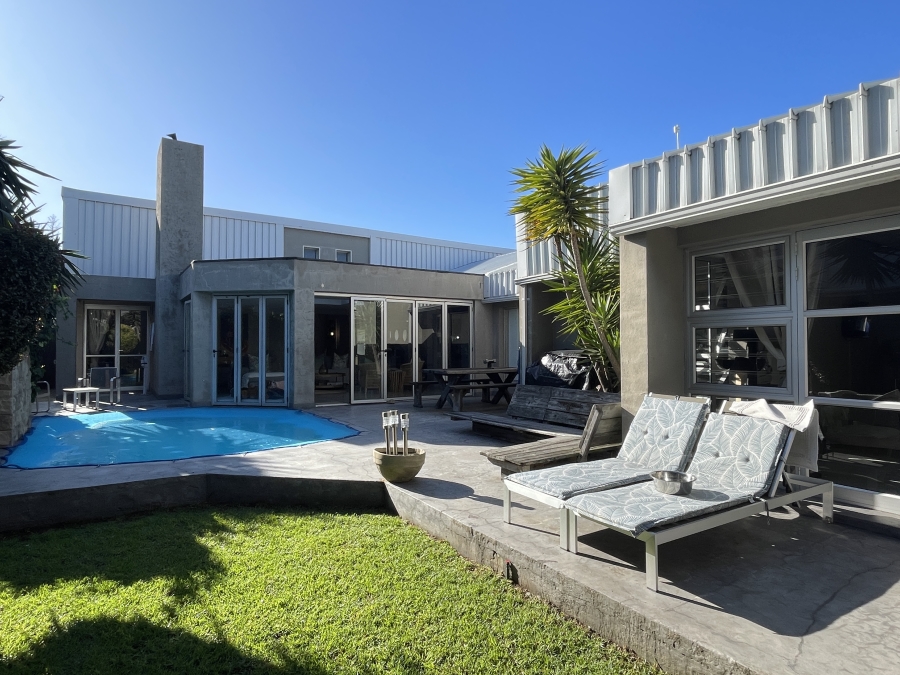 4 Bedroom Property for Sale in Flamingo Vlei Western Cape